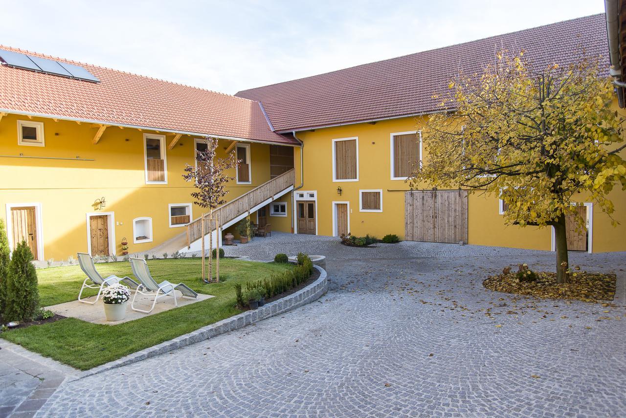 Oelerhof Hotell Haag am Hausruck Exteriör bild